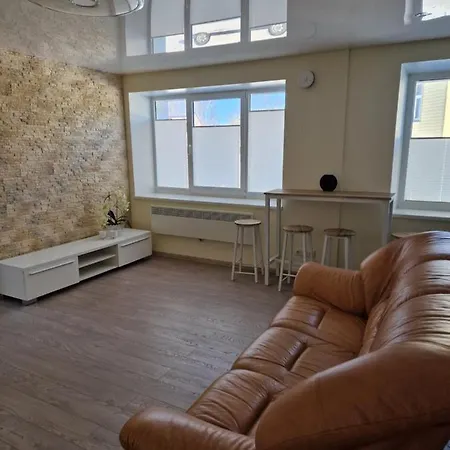 Kesklinnas Avar Ja Renoveeritud Korter *
